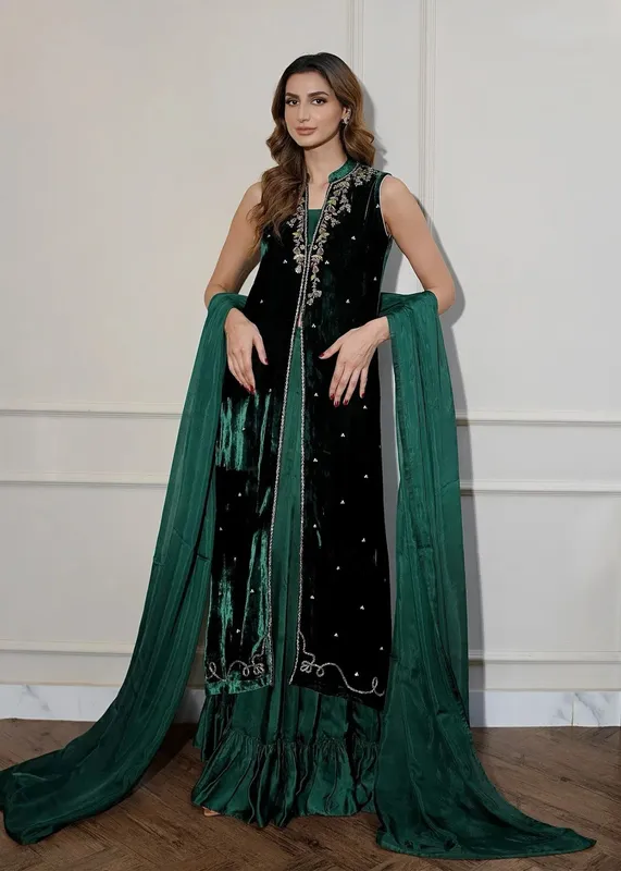 Mahum Asad Voila Velvets Emerald Green Velvet – view 1 – Poshaq