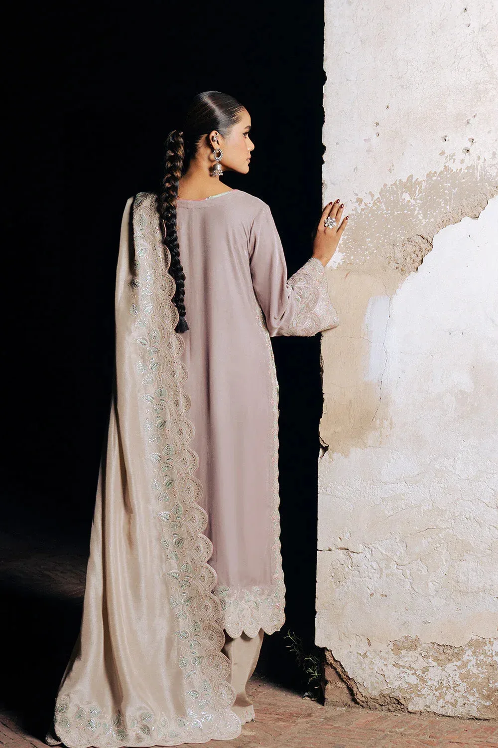 Maryum N Maria Gulshan e Makhmal Soft Lilac Velvet – view 2 – Poshaq