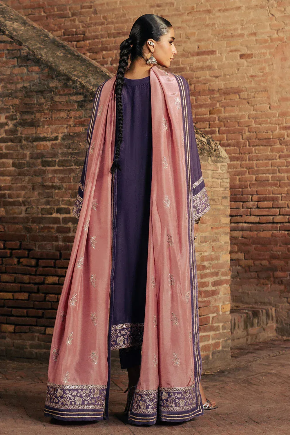 Maryum N Maria Gulshan e Makhmal Dark Purple Velvet – view 2 – Poshaq