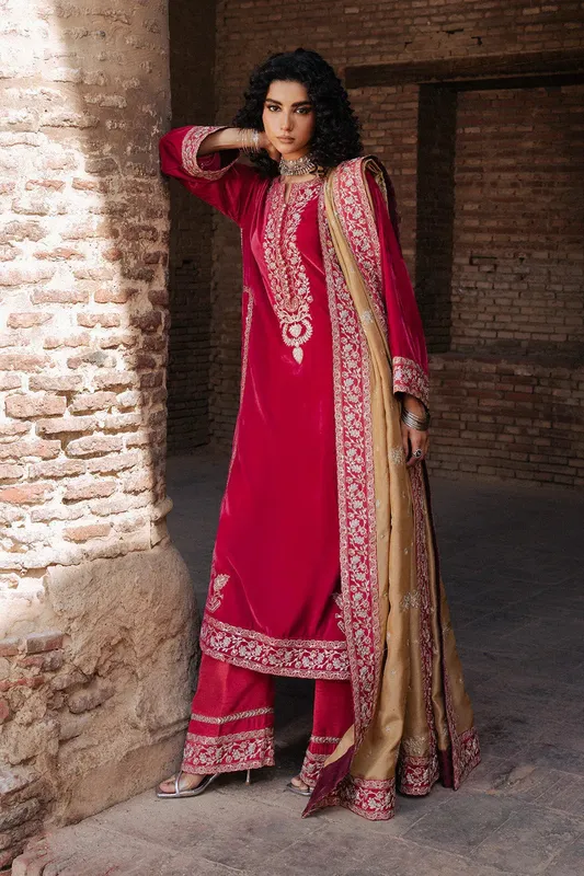 Maryum N Maria Gulshan e Makhmal Magenta Velvet – view 1 – Poshaq