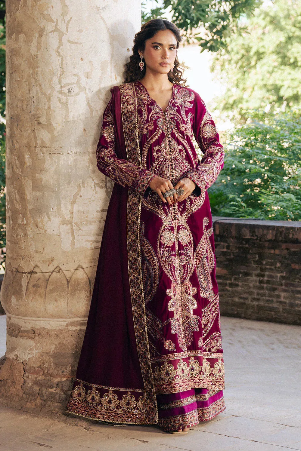 Maryum N Maria Gulshan e Makhmal Magenta Velvet – view 1 – Poshaq