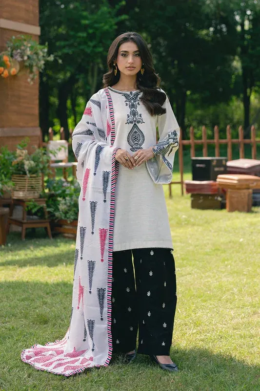Maryum N Maria Cosy Crew Winter Pret 25 White Khaddar – view 1 – Poshaq