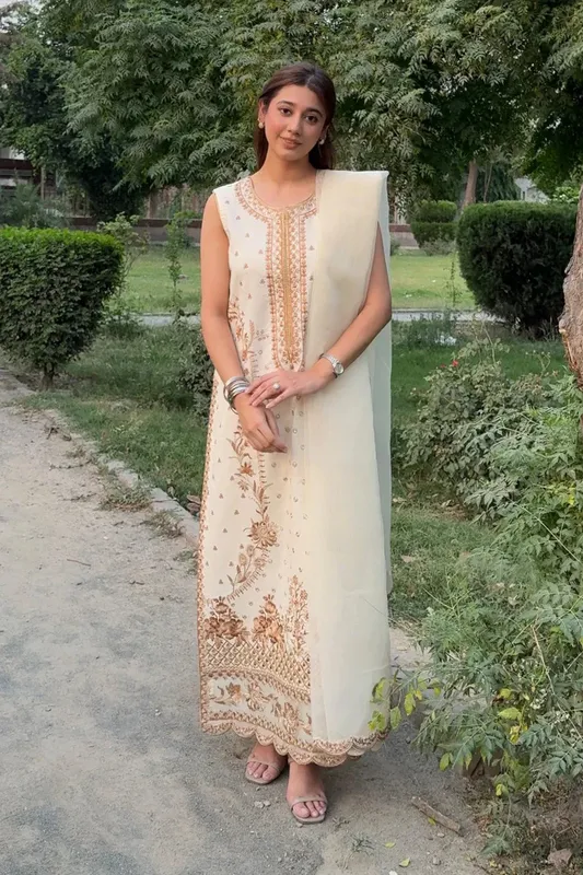 Maryum N Maria Koel 25 Ivory Organza – view 1 – Poshaq