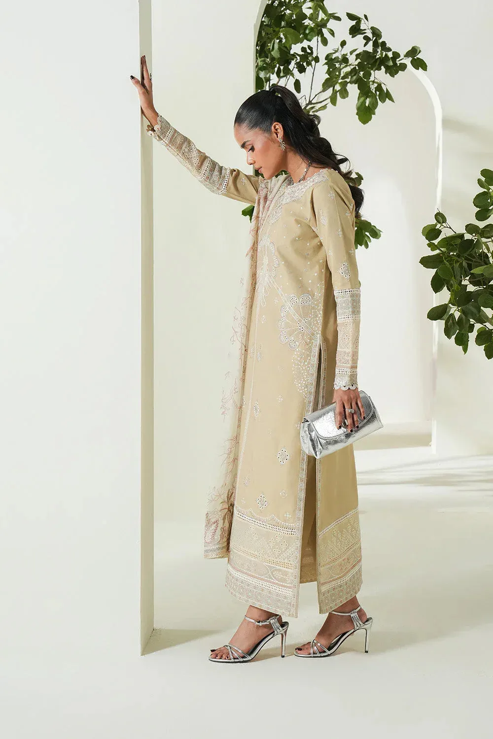 Maryum N Maria Soiree Lawn Beige Organza – view 3 – Poshaq