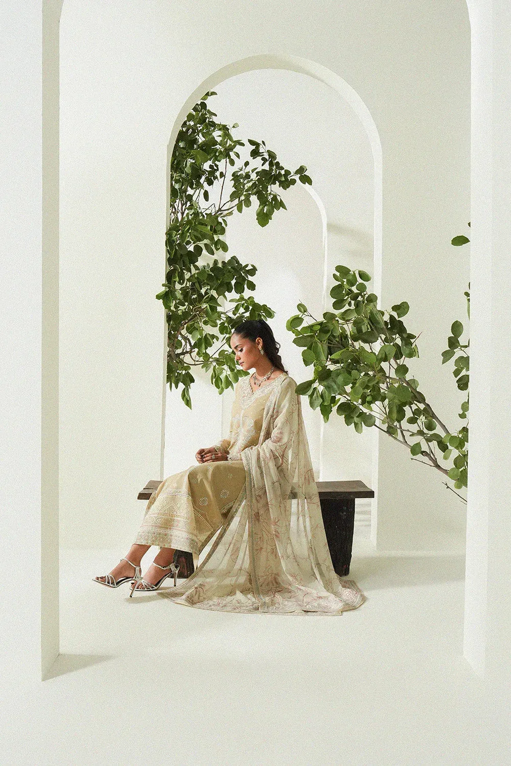 Maryum N Maria Soiree Lawn Beige Organza – view 4 – Poshaq