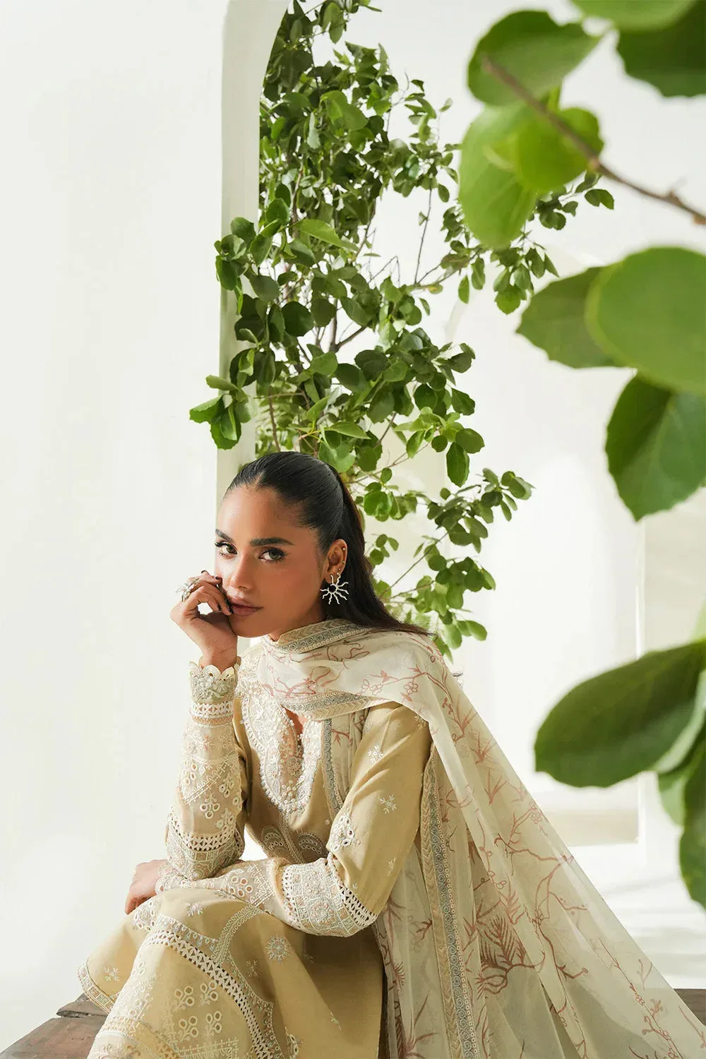 Maryum N Maria Soiree Lawn Beige Organza – view 5 – Poshaq