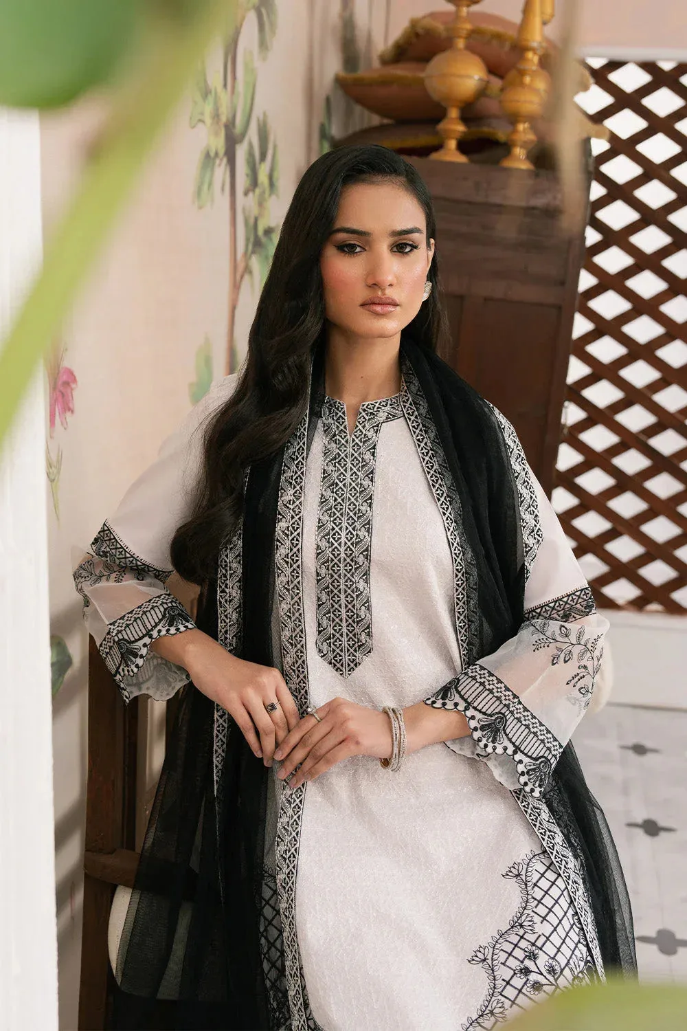 Maryum N Maria Eid Luxury Lawn 25 White Organza – view 3 – Poshaq
