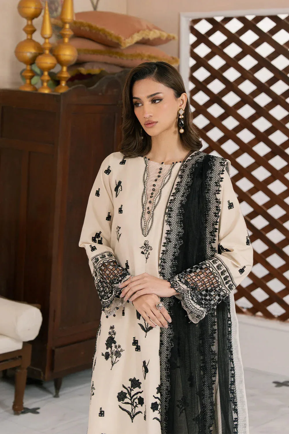 Maryum N Maria Eid Luxury Lawn 25 Off White Organza – view 2 – Poshaq