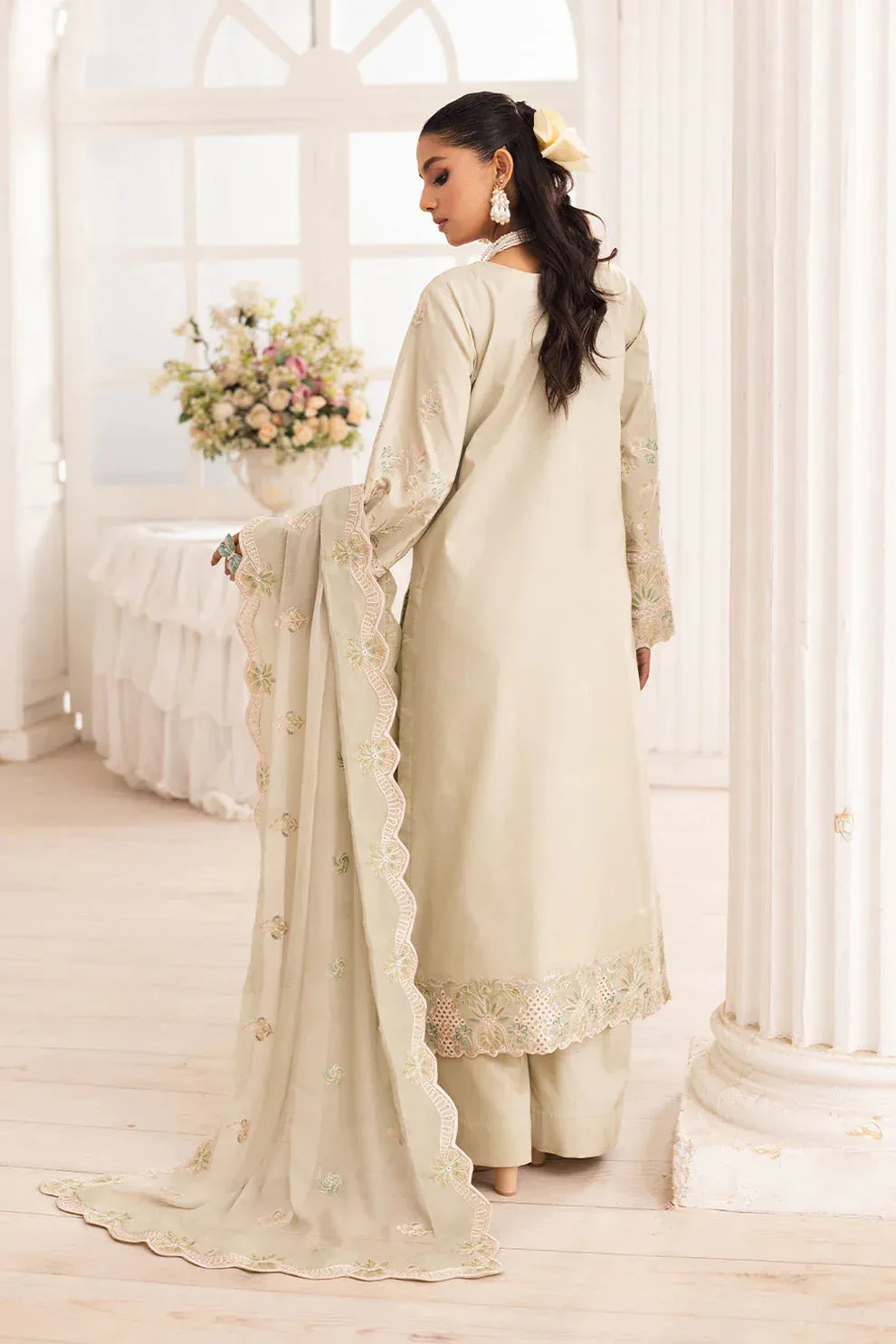 Maryum N Maria Mira Luxury Lawn Grey Lawn – view 2 – Poshaq