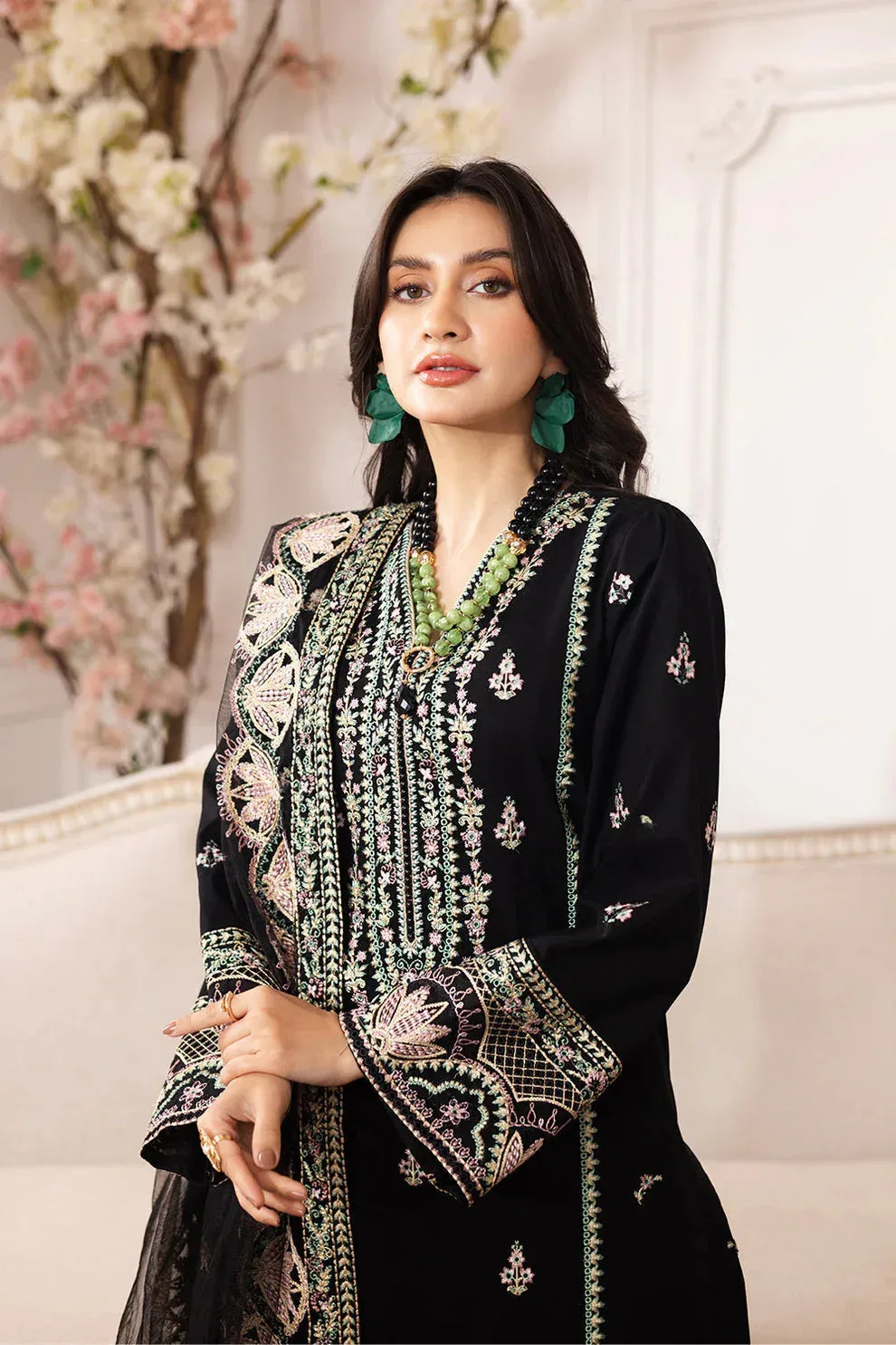 Maryum N Maria Mira Luxury Lawn Black Lawn – view 3 – Poshaq