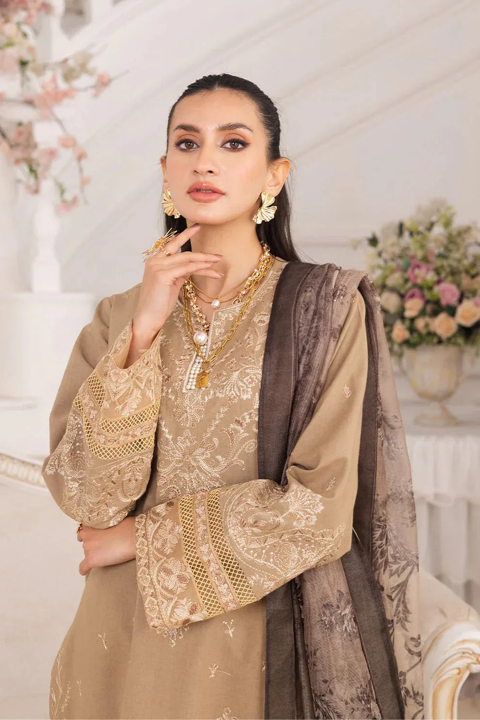 Maryum N Maria Mira Luxury Lawn Beige Lawn – view 3 – Poshaq