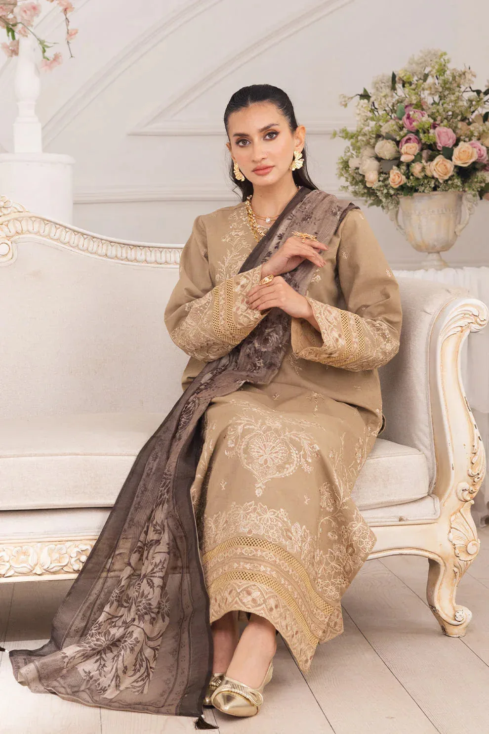 Maryum N Maria Mira Luxury Lawn Beige Lawn – view 4 – Poshaq