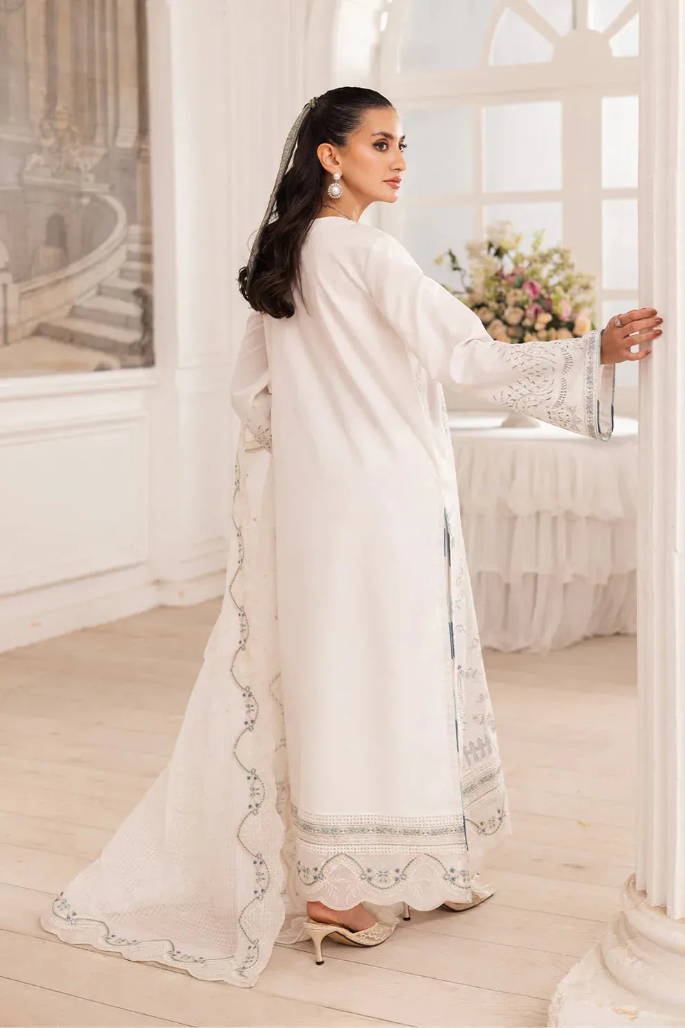 Maryum N Maria Mira Luxury Lawn White Lawn – view 2 – Poshaq