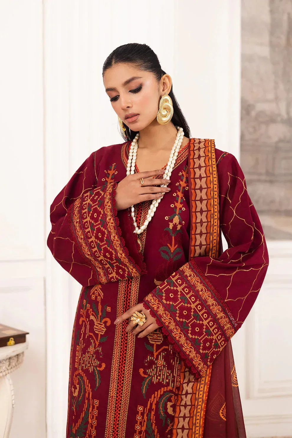 Maryum N Maria Mira Luxury Lawn Carmine Lawn – view 3 – Poshaq