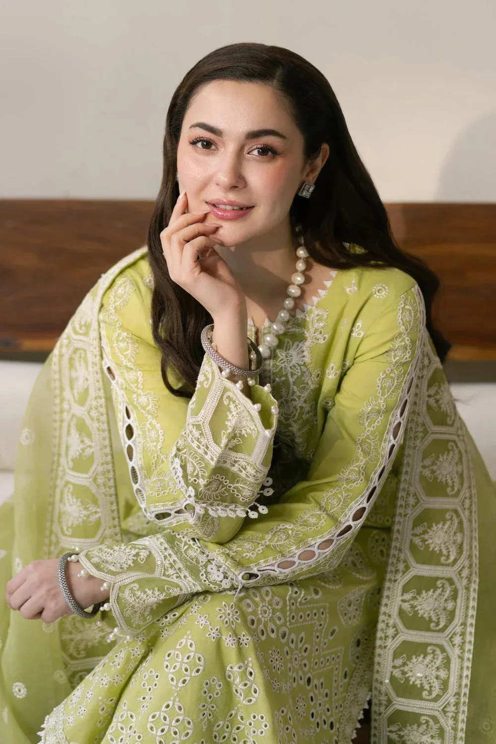 Maryum N Maria Luxury Lawn 25 Apple Green Organza – view 3 – Poshaq