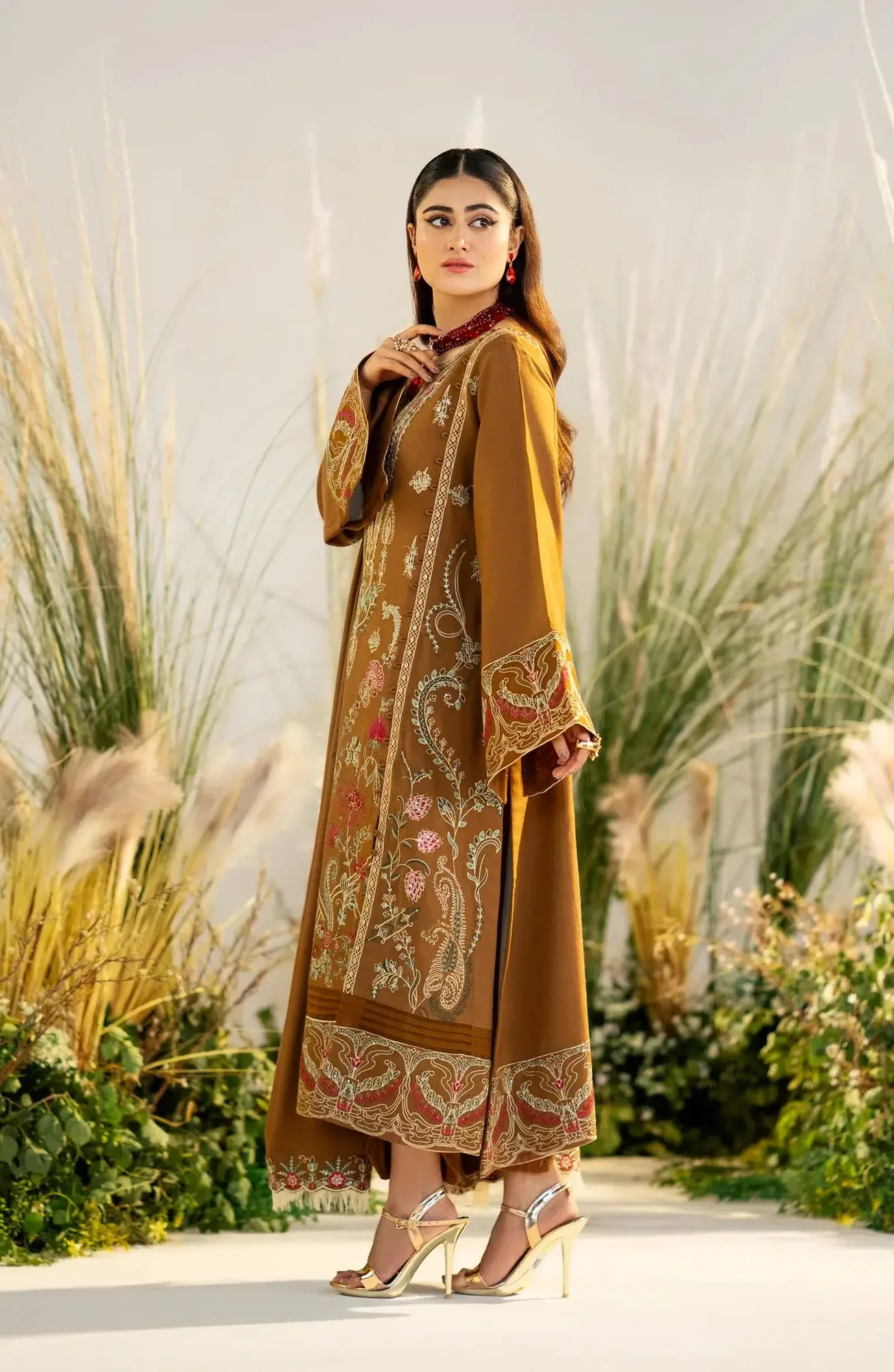 Maryum N Maria Shehr Bano Winter 23 Peach – view 2 – Poshaq