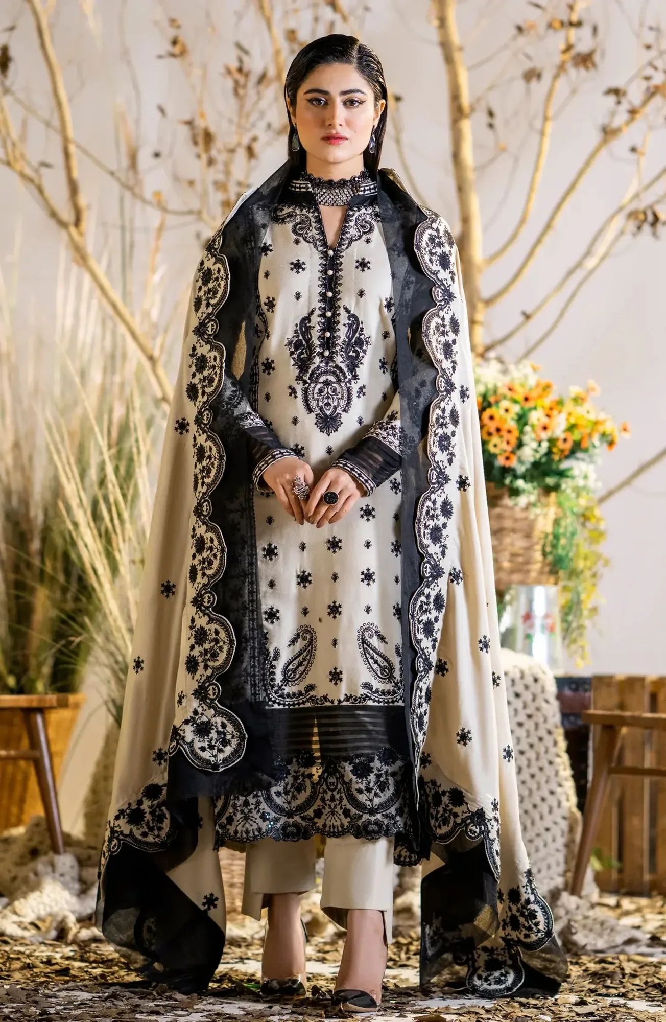 Maryum N Maria Shehr Bano Winter 23 Off White Organza – view 1 – Poshaq
