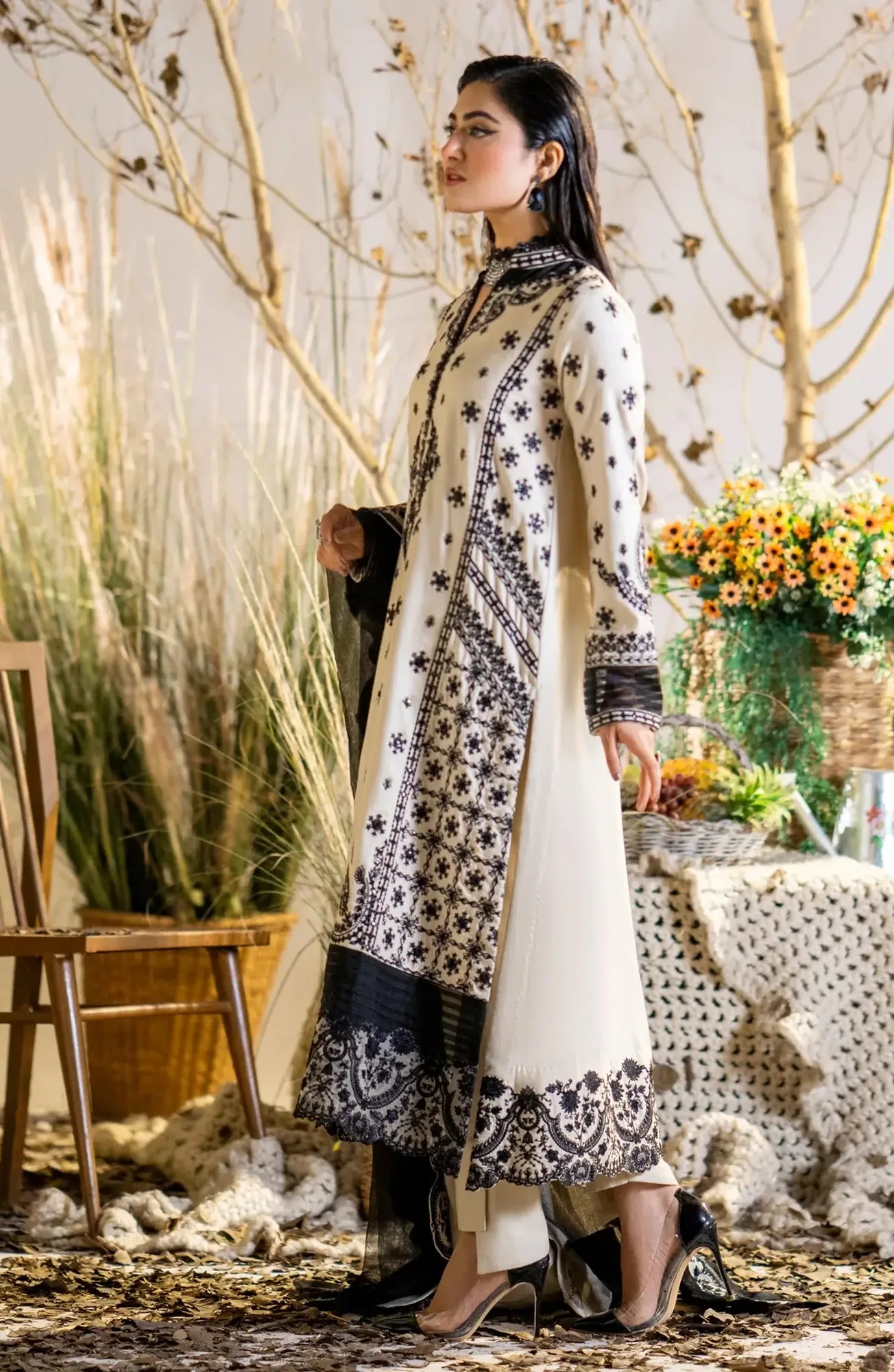 Maryum N Maria Shehr Bano Winter 23 Off White Organza – view 2 – Poshaq