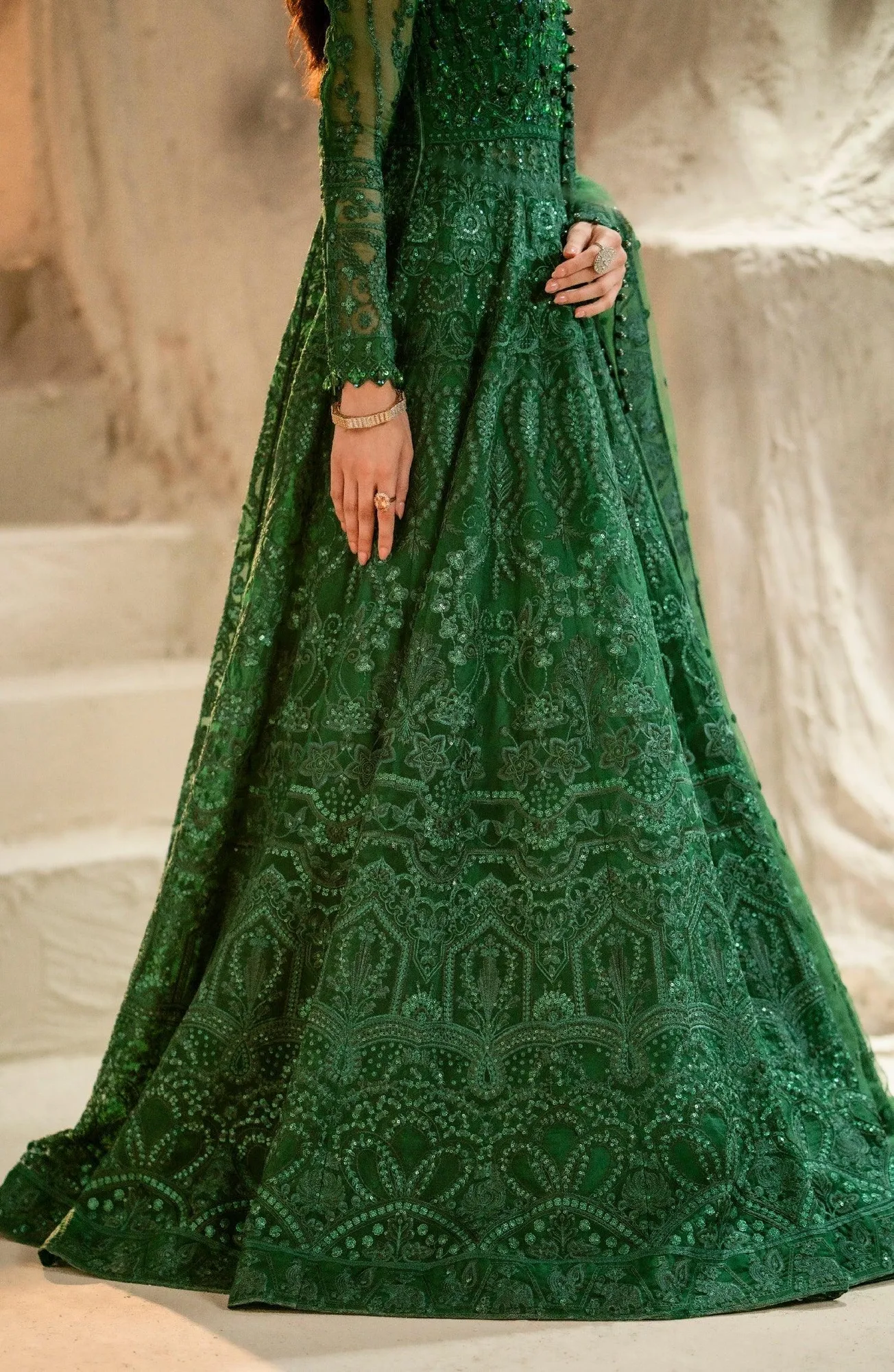 Maryum N Maria Mehr o Maah Bridals Bottle Green Organza – view 2 – Poshaq