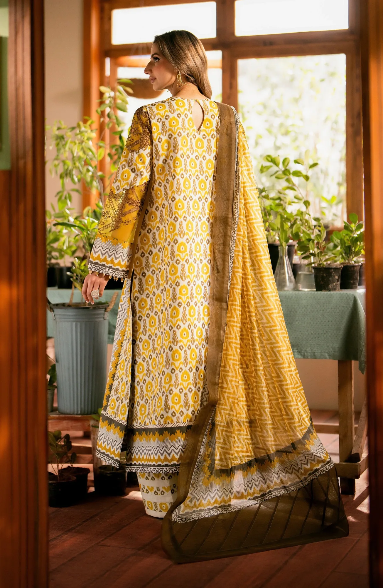 Maryum N Maria Luxury Lawn 24 Yellow Raw Silk – view 2 – Poshaq