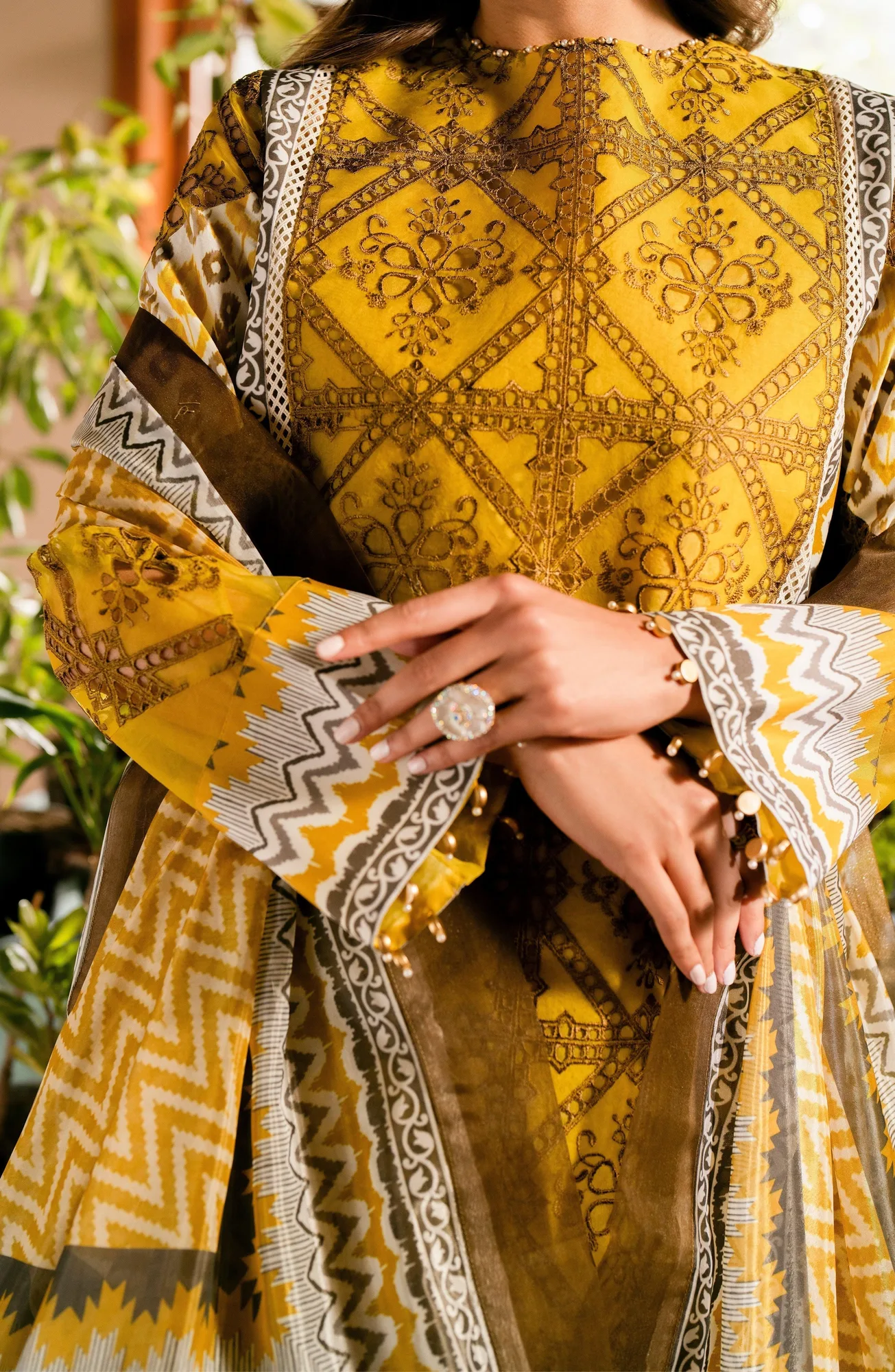 Maryum N Maria Luxury Lawn 24 Yellow Raw Silk – view 3 – Poshaq