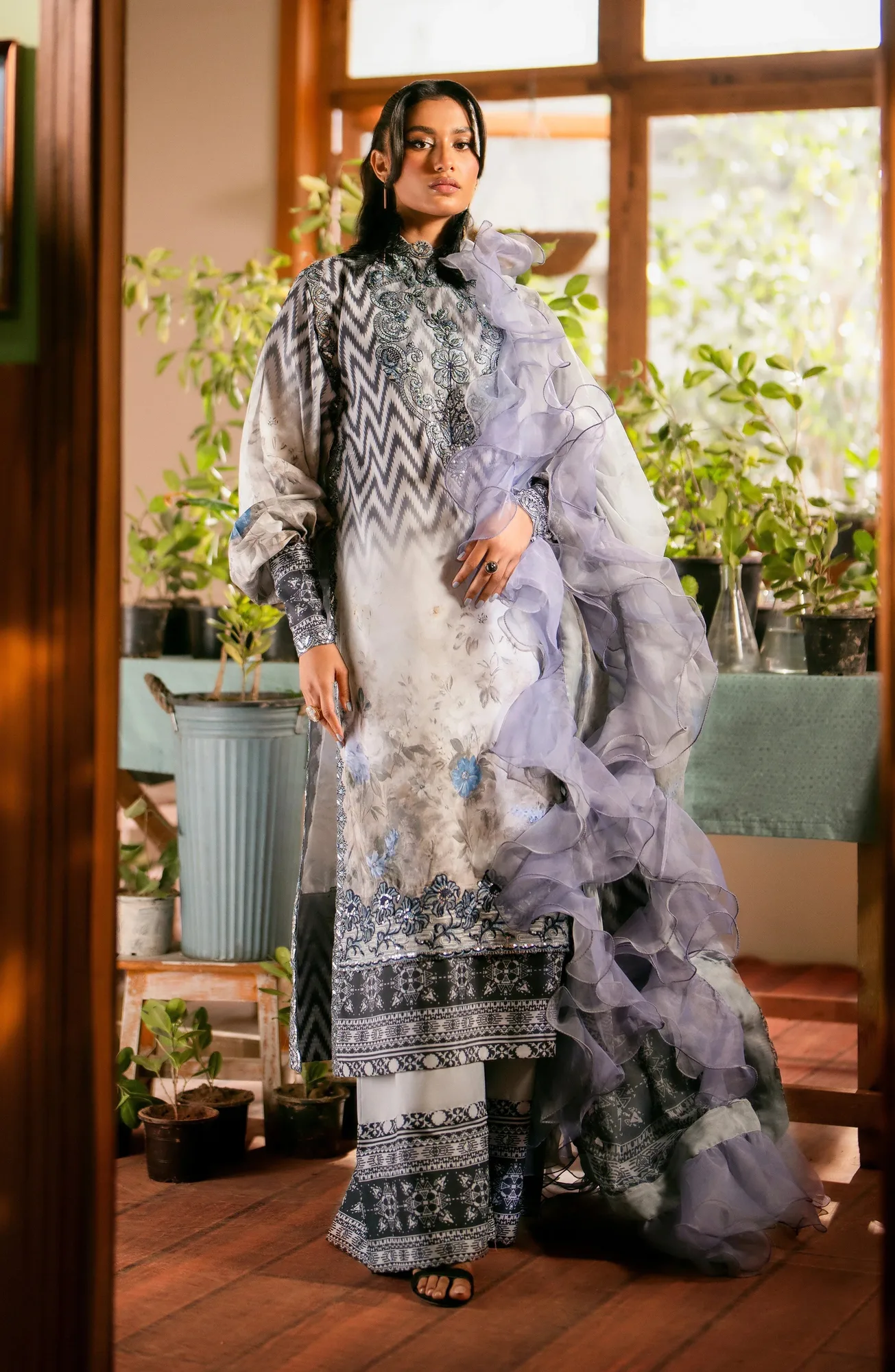Maryum N Maria Luxury Lawn 24 Grey Raw Silk – view 1 – Poshaq