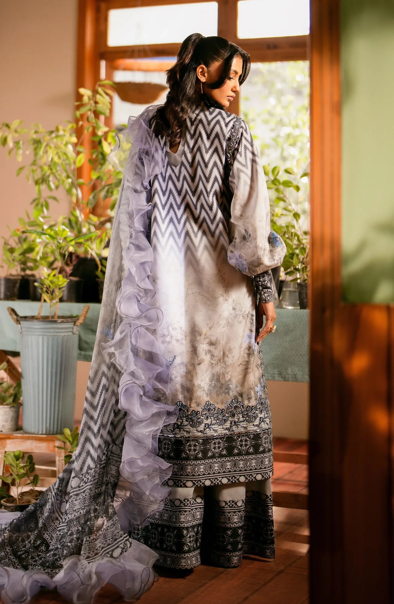 Maryum N Maria Luxury Lawn 24 Grey Raw Silk – view 2 – Poshaq