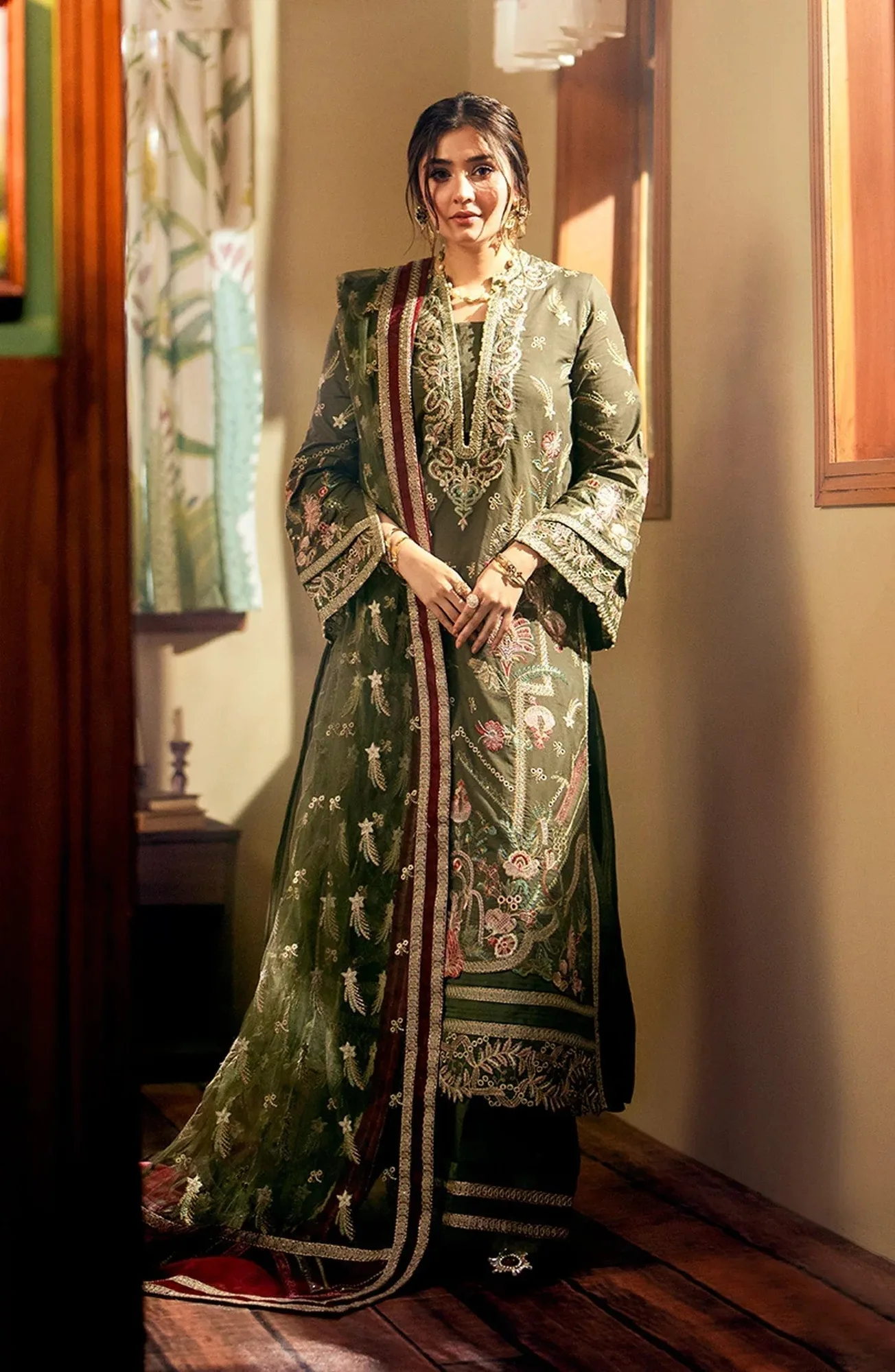 Maryum N Maria Luxury Lawn 24 Green Organza – view 1 – Poshaq