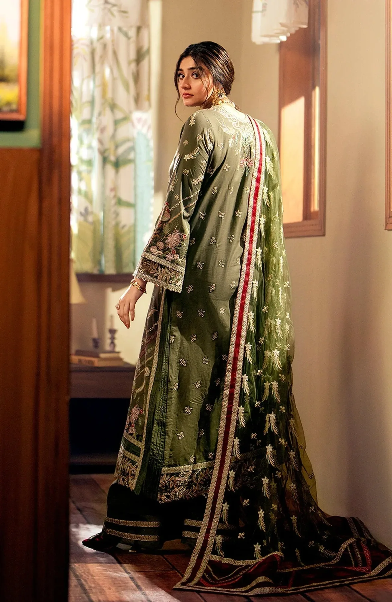 Maryum N Maria Luxury Lawn 24 Green Organza – view 2 – Poshaq