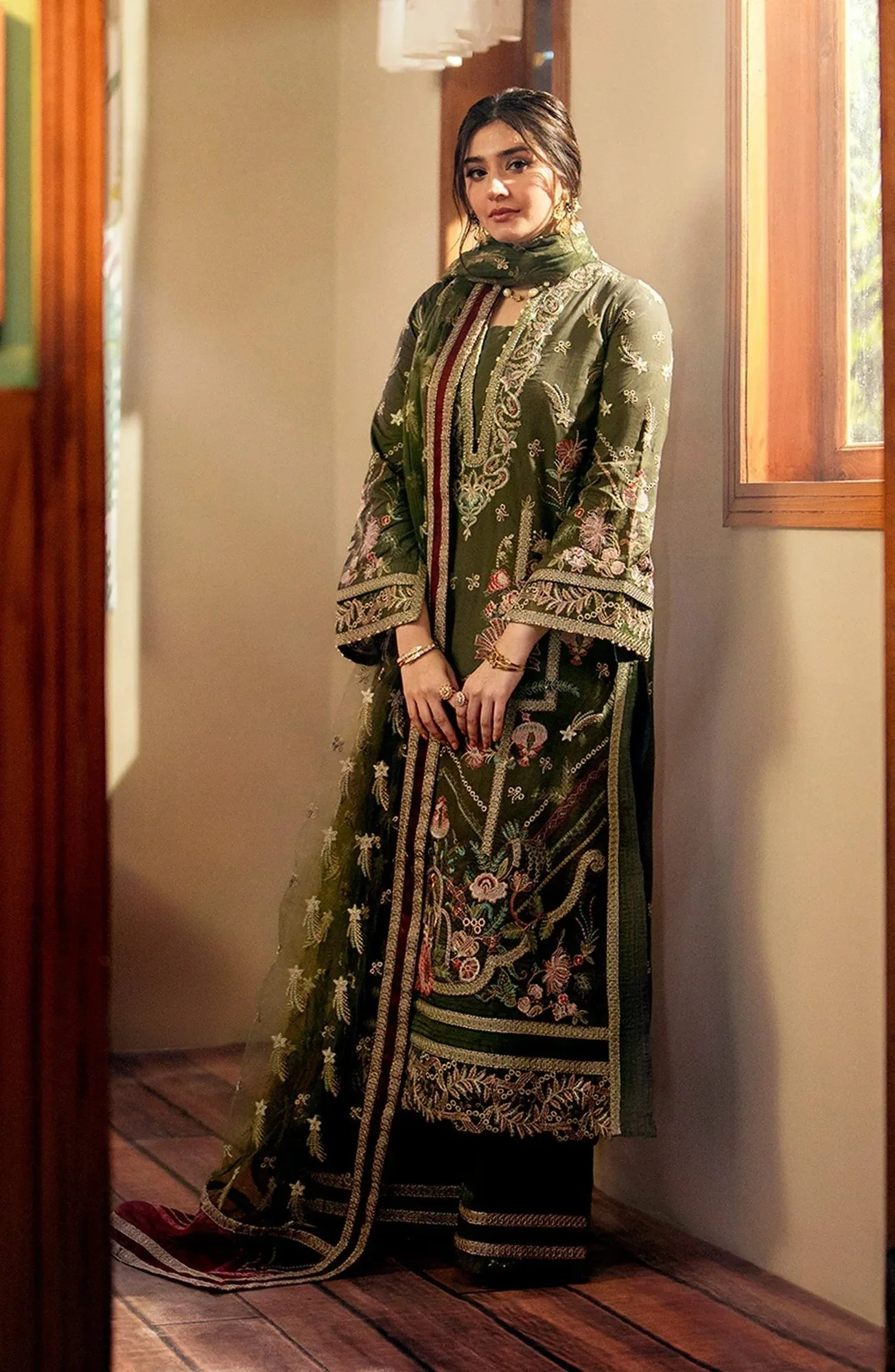 Maryum N Maria Luxury Lawn 24 Green Organza – view 5 – Poshaq