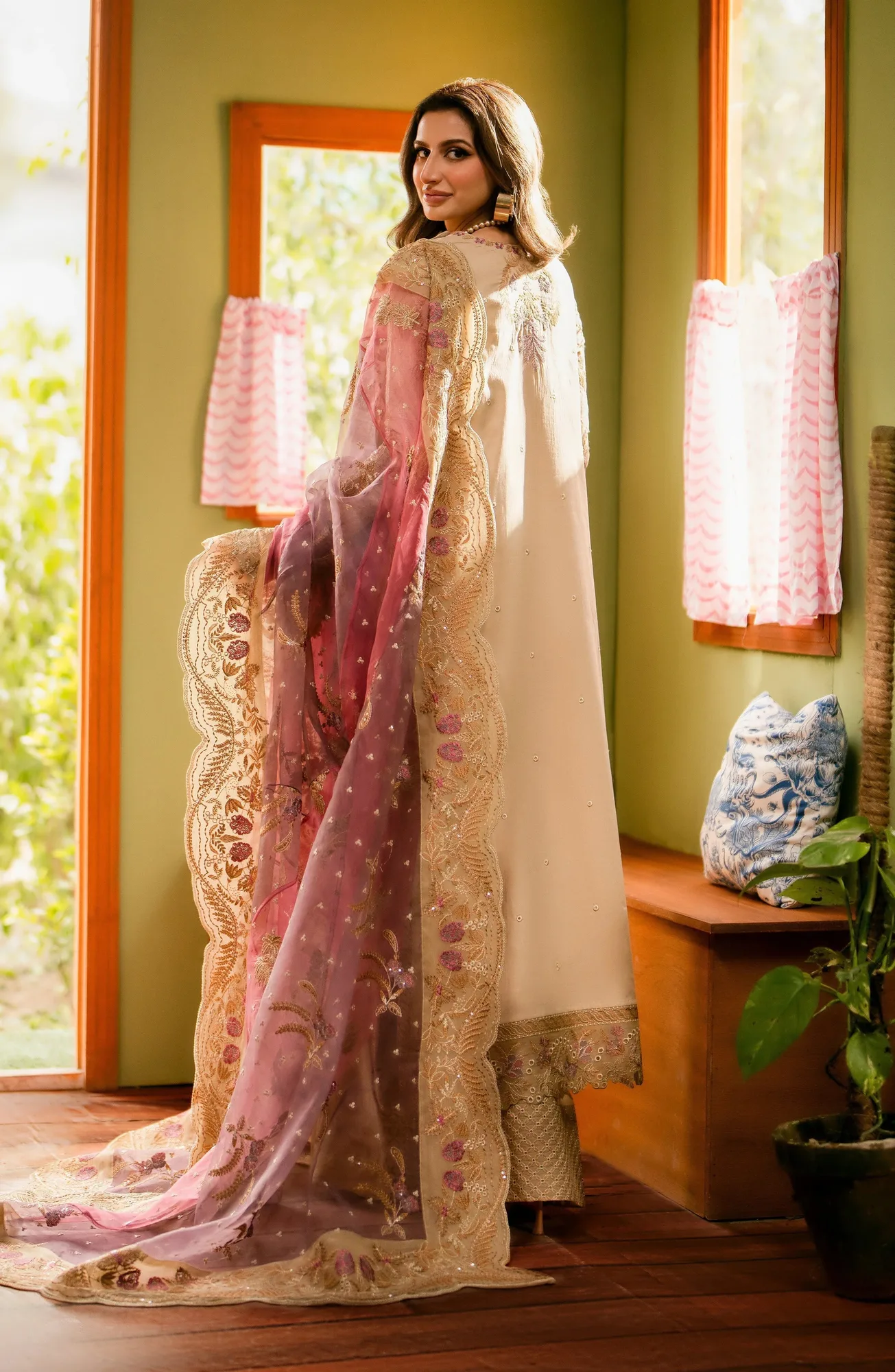 Maryum N Maria Luxury Lawn 24 Organza – view 2 – Poshaq