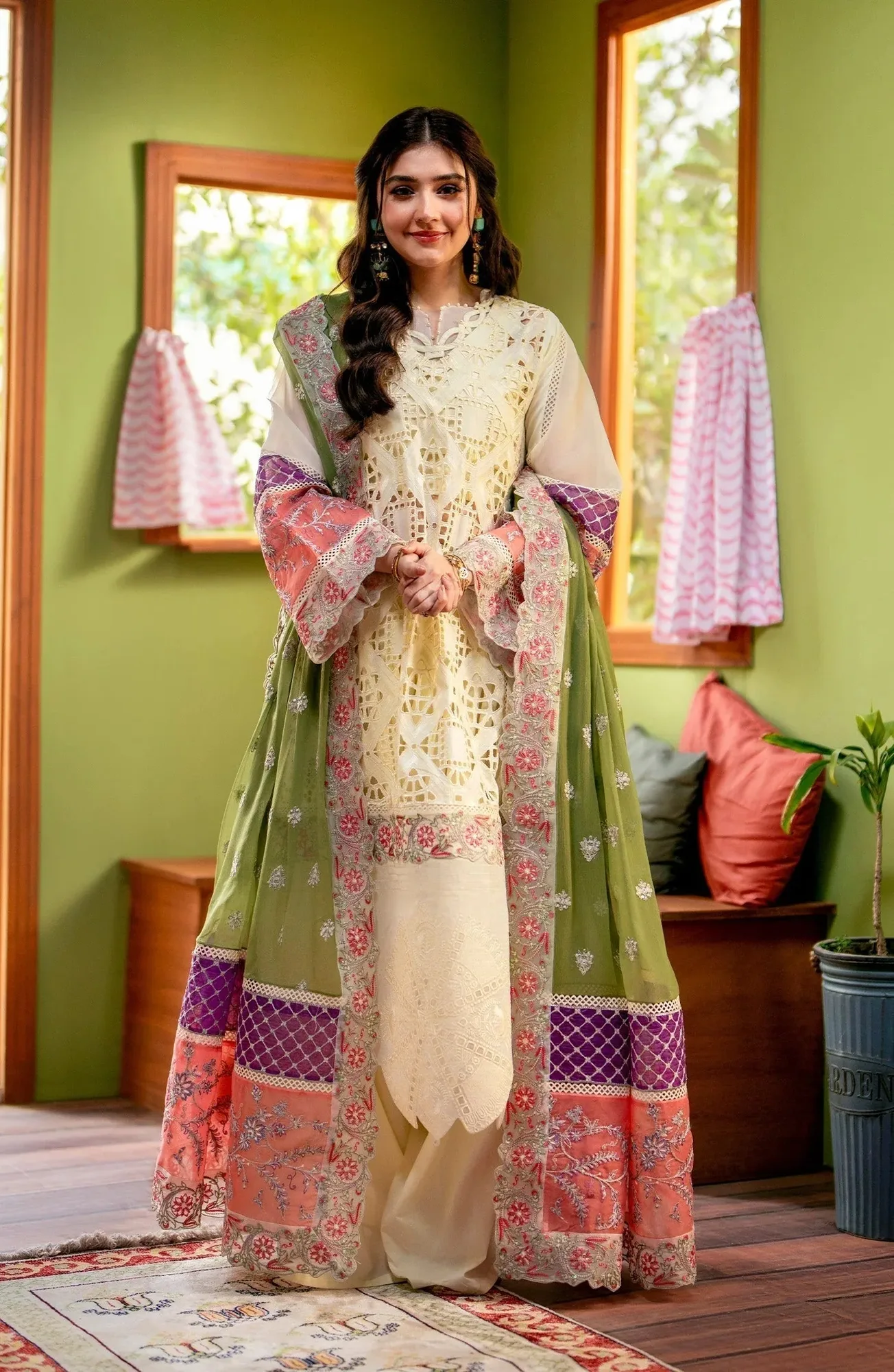 Maryum N Maria Luxury Lawn 24 White Organza – view 1 – Poshaq