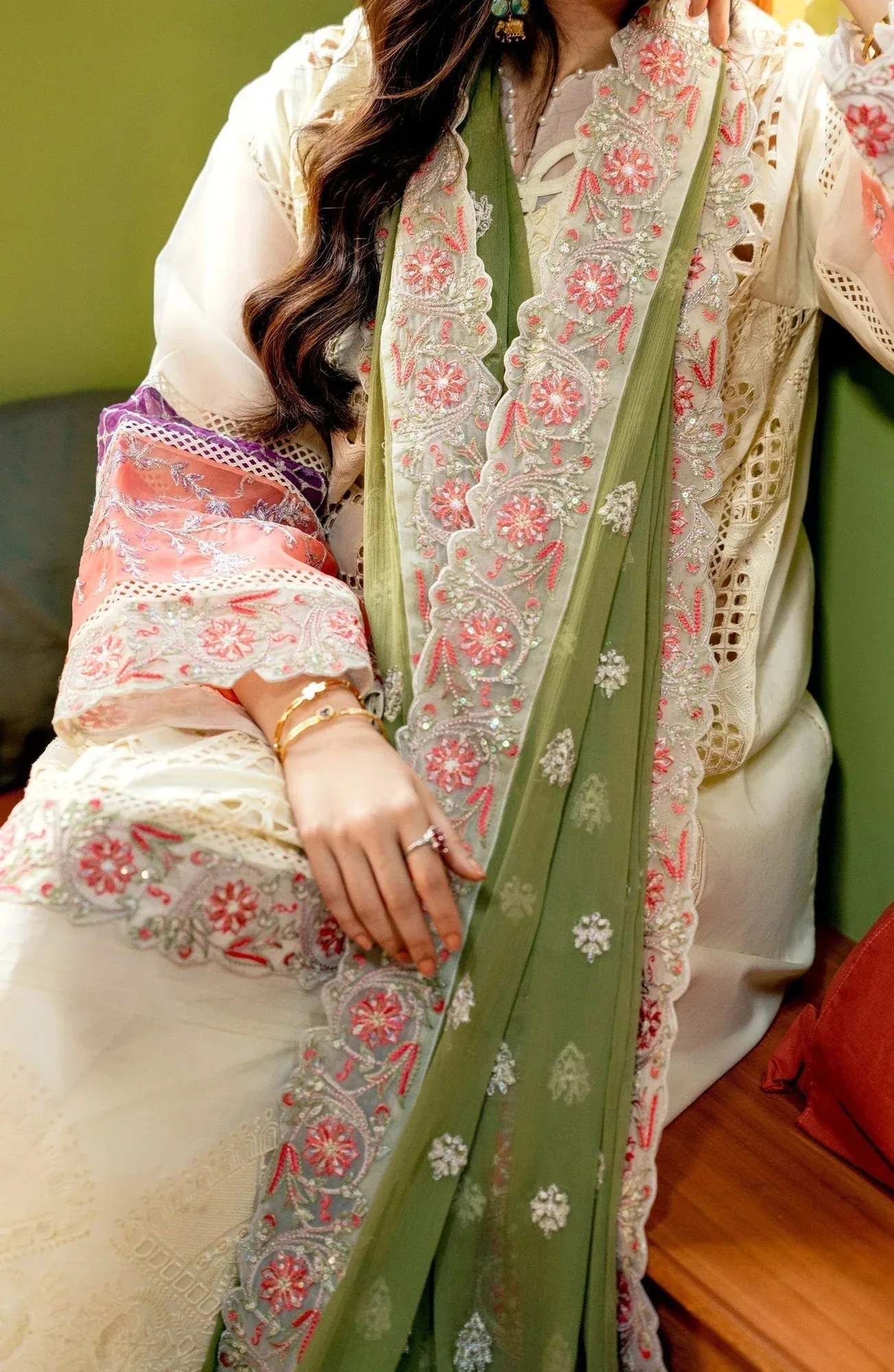 Maryum N Maria Luxury Lawn 24 White Organza – view 3 – Poshaq