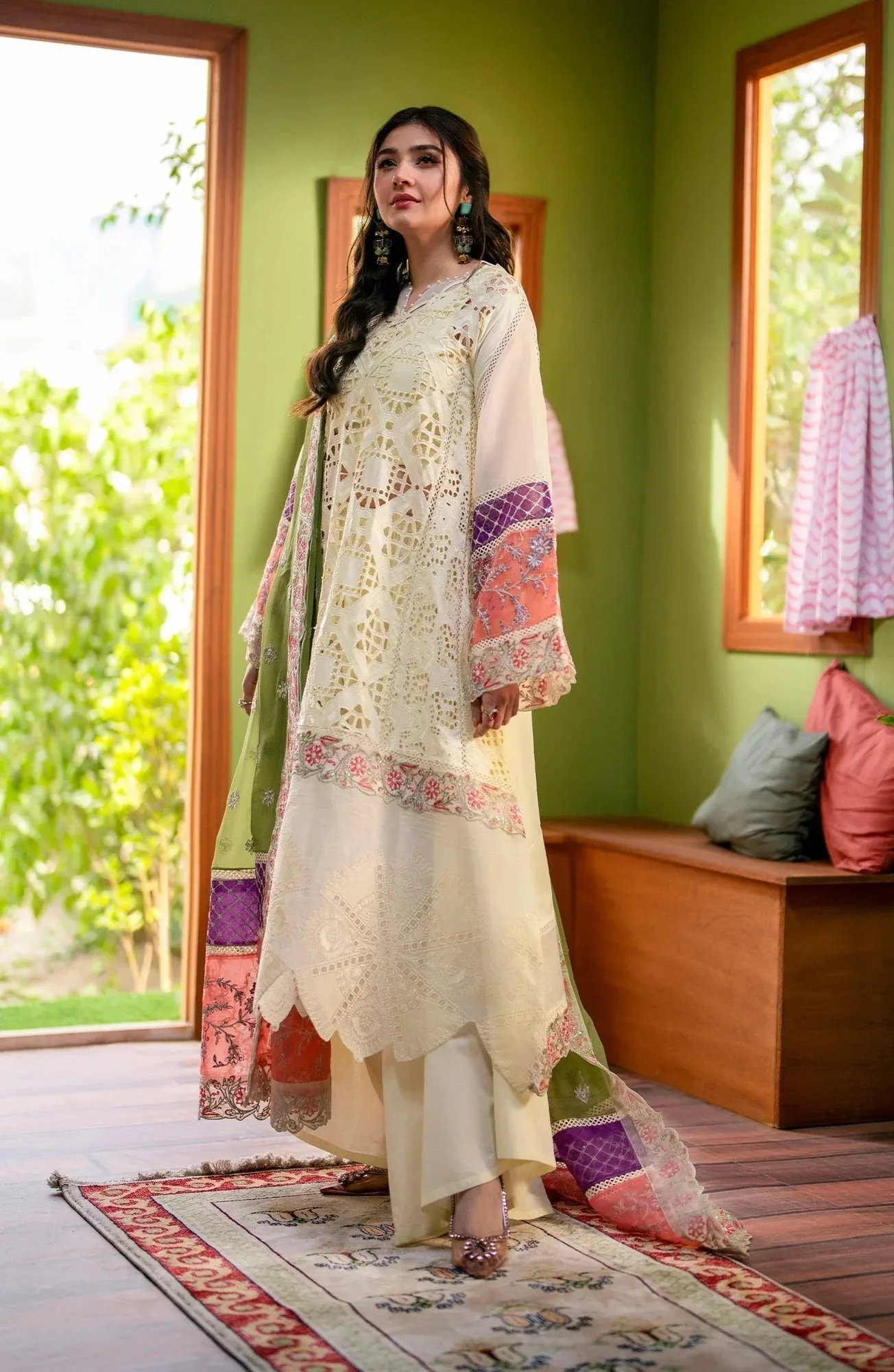 Maryum N Maria Luxury Lawn 24 White Organza – view 5 – Poshaq