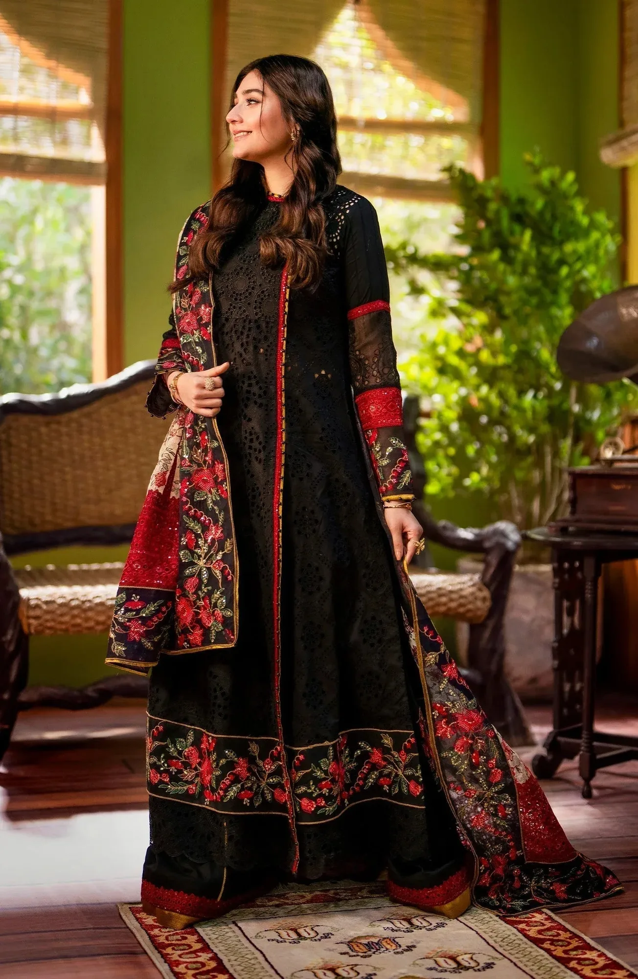 Maryum N Maria Luxury Lawn 24 Black Organza – view 2 – Poshaq