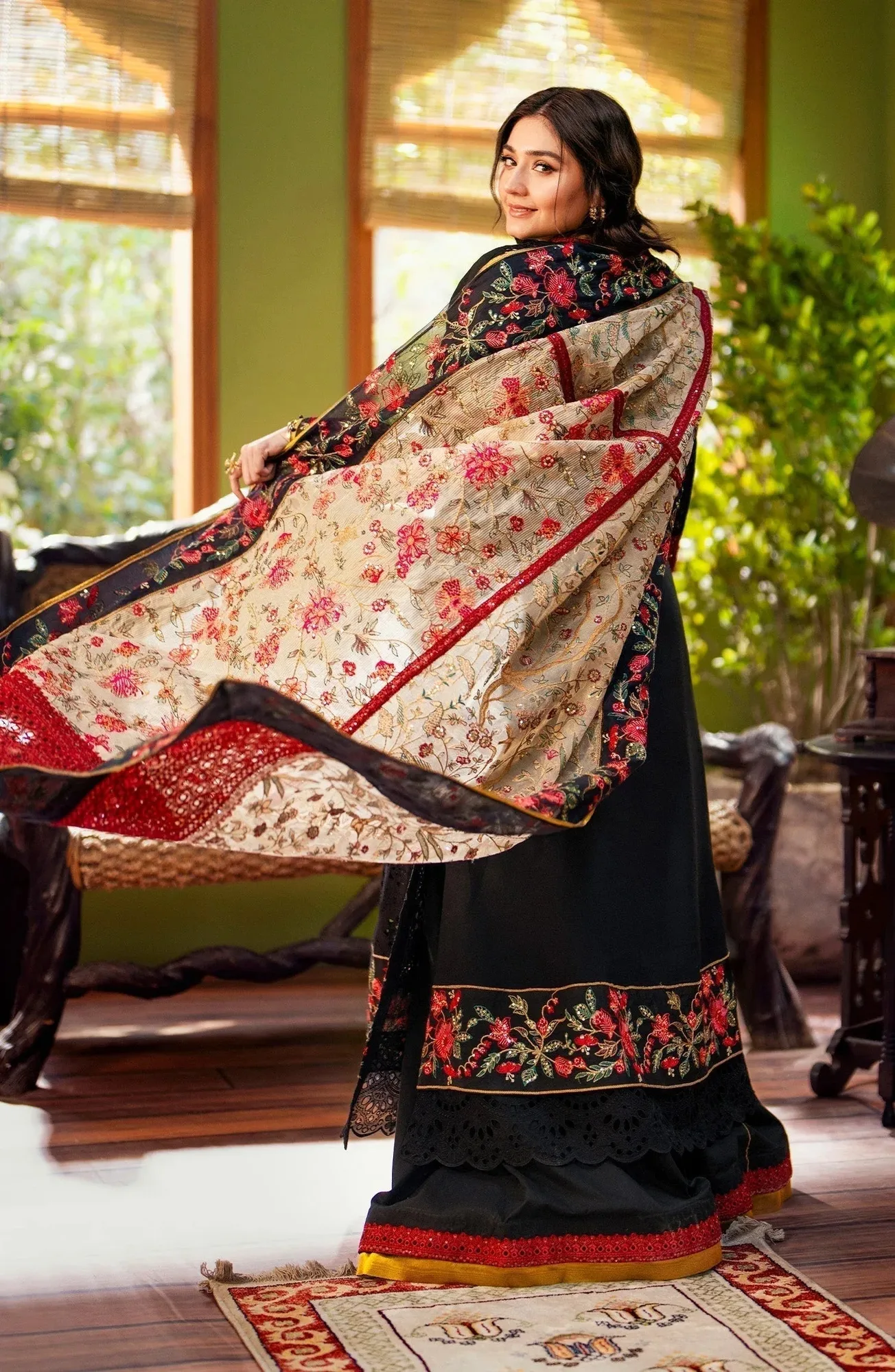 Maryum N Maria Luxury Lawn 24 Black Organza – view 5 – Poshaq