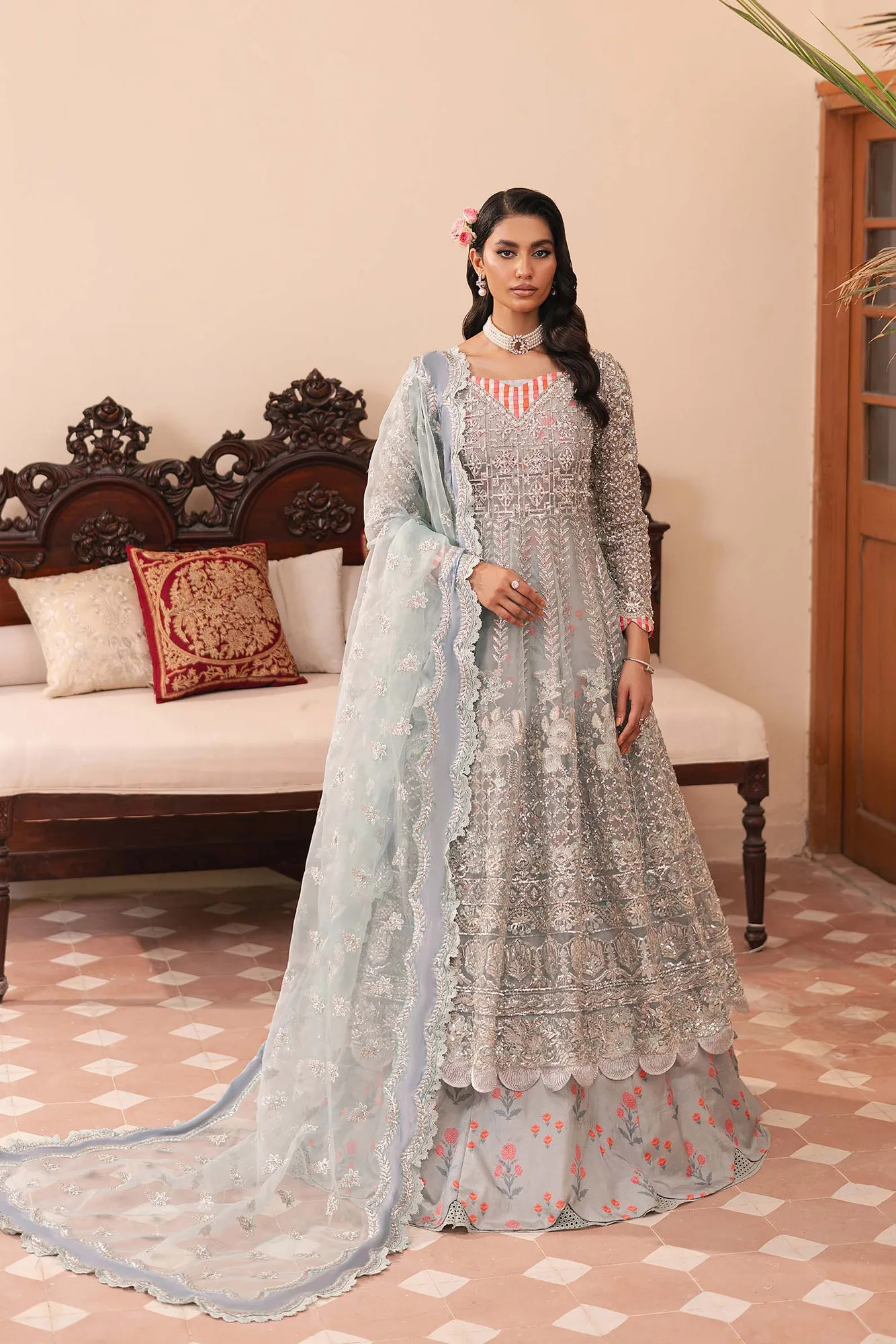 Maryam Hussain Marwa Luxury Formals 24 Silver Cotton Silk – view 2 – Poshaq