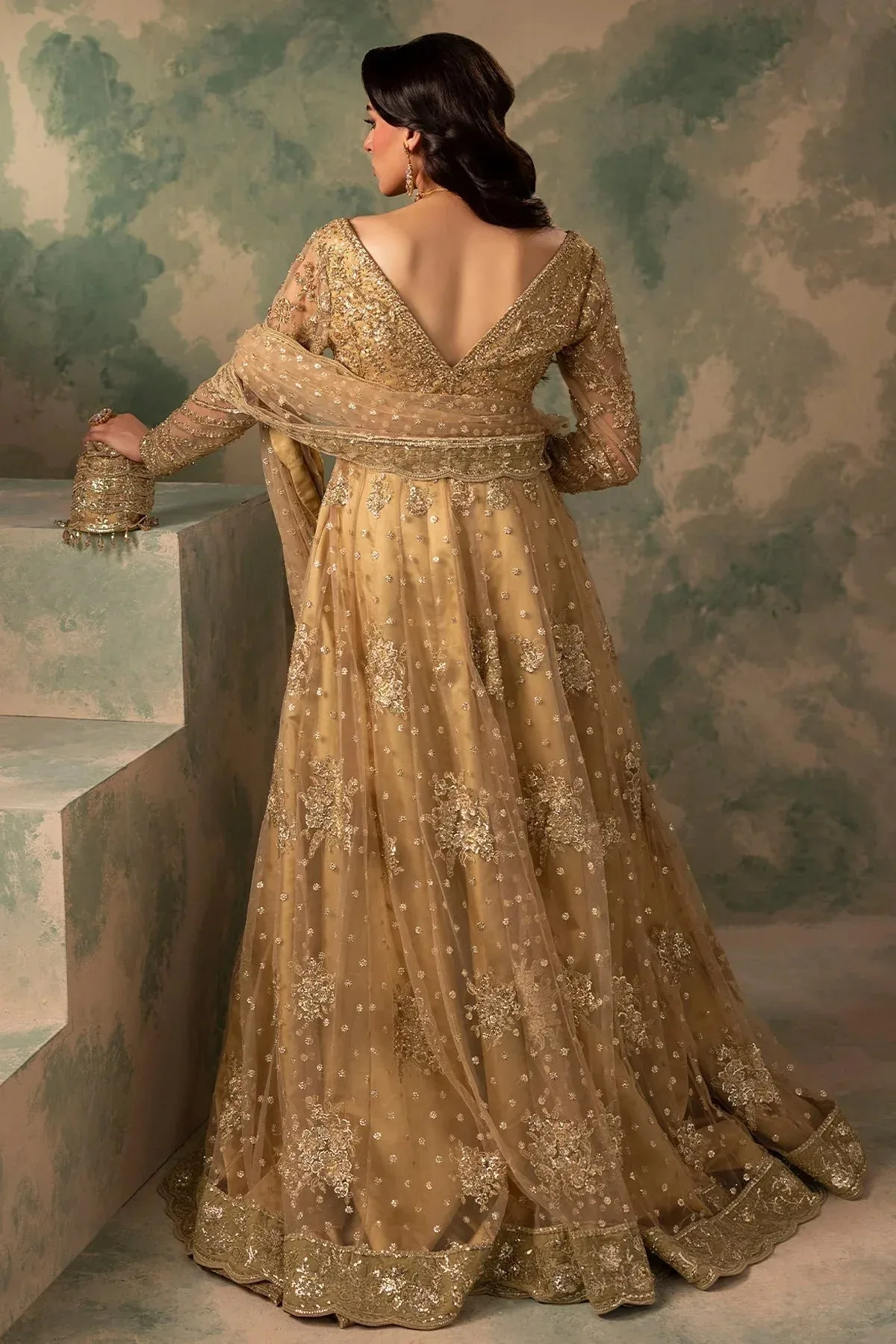 Mina Kashif Noor Jahan Wedding Formals Gold Velvet – view 5 – Poshaq