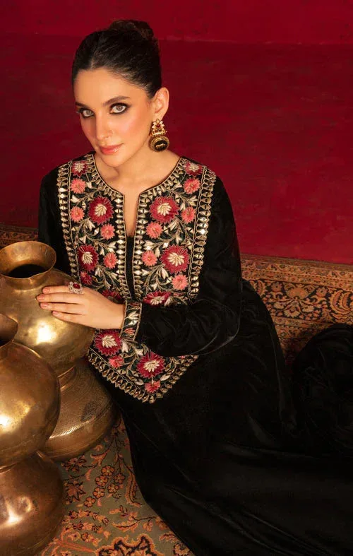 Maya Raazi Velvet 24 Black Velvet – view 4 – Poshaq