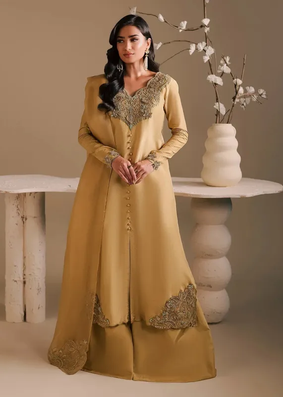 Maria Osama Khan Noir Bliss Luxury Formals Gold Organza – view 1 – Poshaq