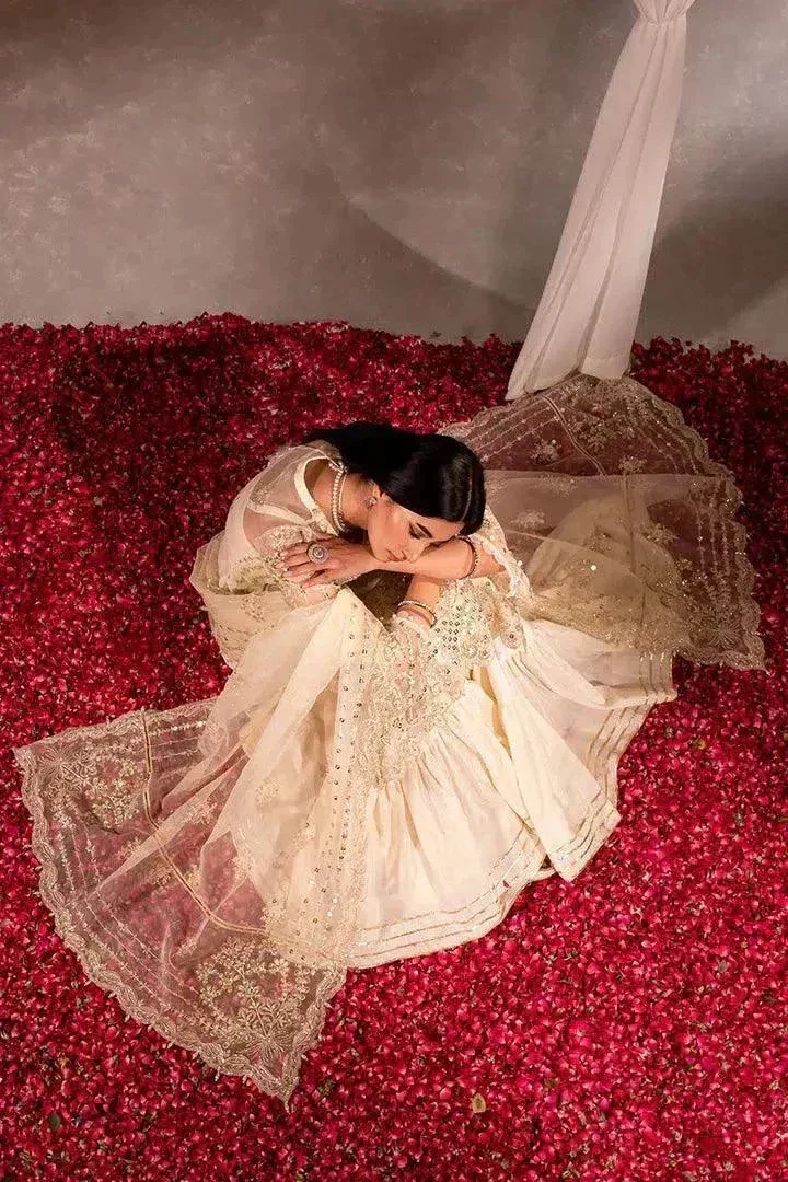 Maria Osama Khan Dastaan Festive Formals 23 Off White Raw Silk – view 5 – Poshaq
