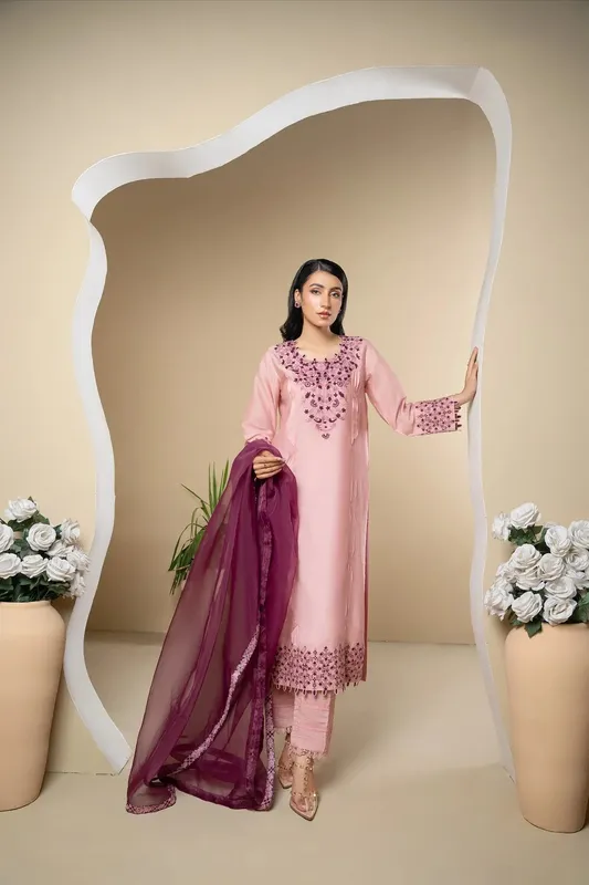 Muntaha by Shanzay Fahad Rumaisa Luxury Pret Tea Rose Pink Organza – view 1 – Poshaq