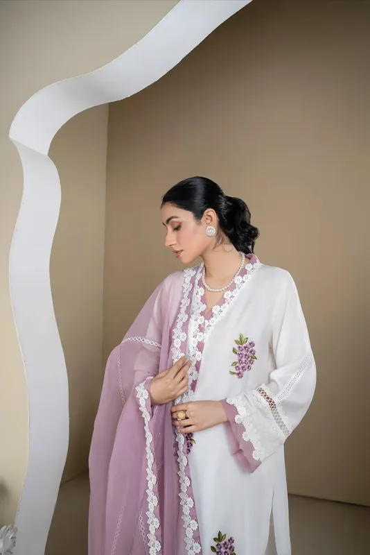 Muntaha by Shanzay Fahad Rumaisa Luxury Pret White Organza – view 1 – Poshaq