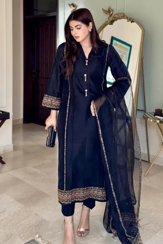 Muntaha by Shanzay Fahad Aangan Eid Edit Raw Silk – view 1 – Poshaq
