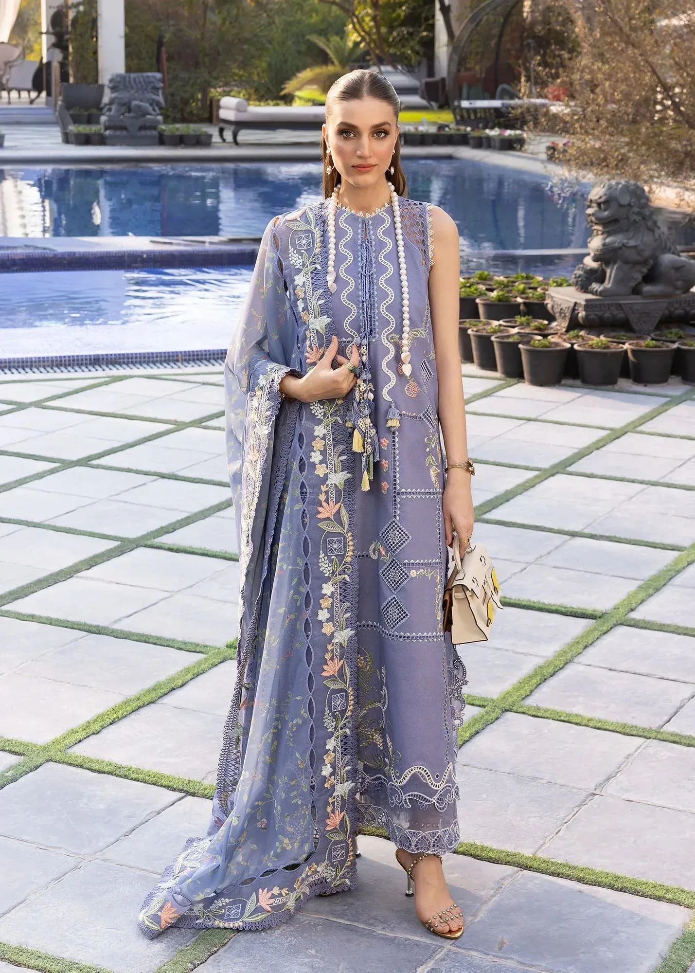 Crimson Lawn – view 6 – Poshaq