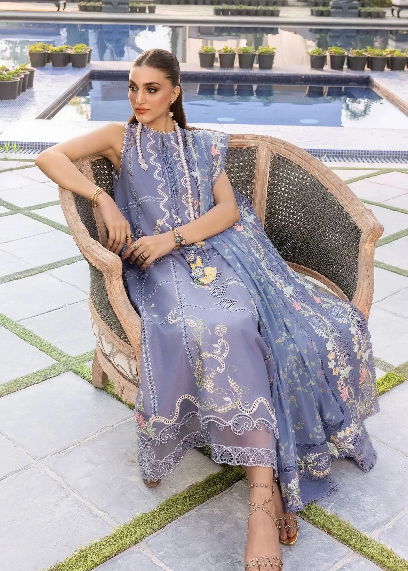 Crimson Lawn – view 9 – Poshaq