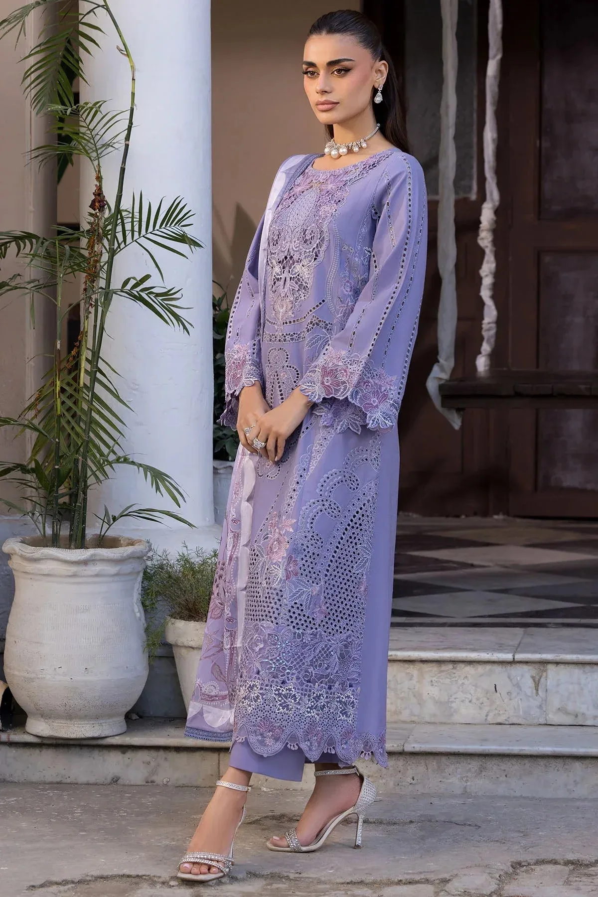motifz.com.pk Lawn – view 3 – Poshaq