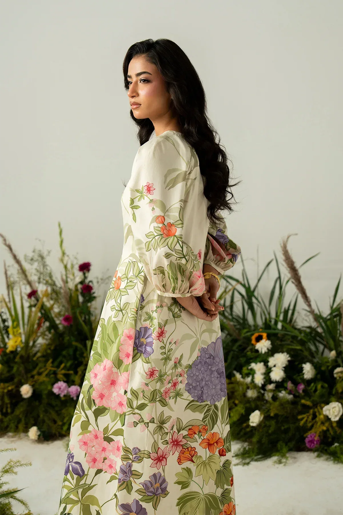 Cream chiffon dress with soft crepe detailing – view 4 – Poshaq