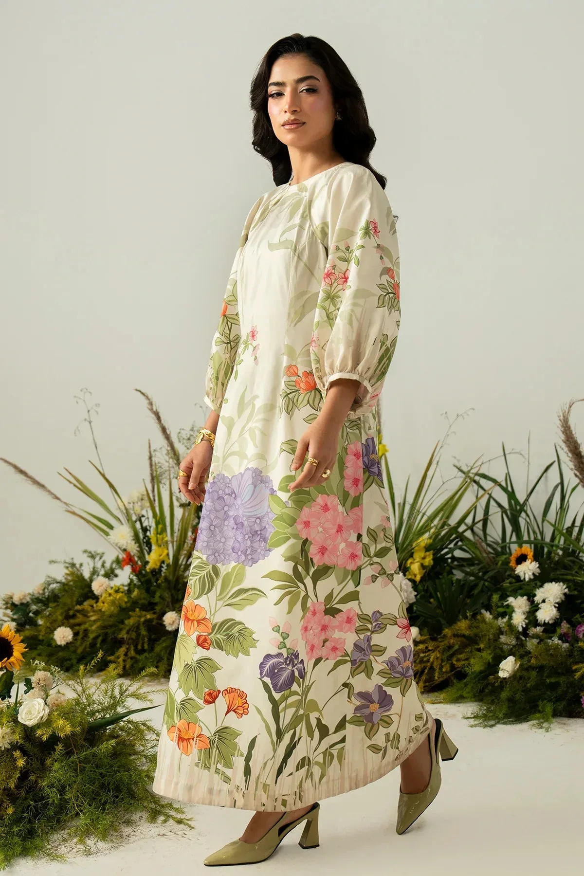 Cream chiffon dress with soft crepe detailing – view 5 – Poshaq