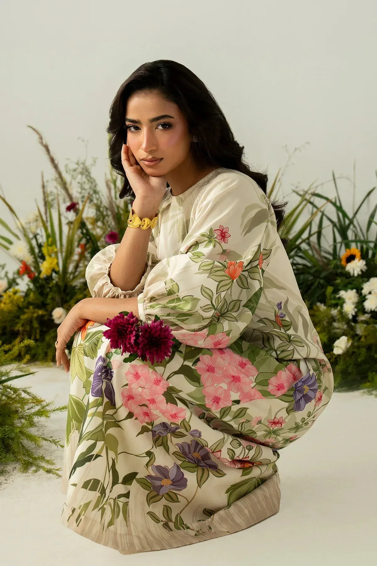 Cream chiffon dress with soft crepe detailing – view 7 – Poshaq